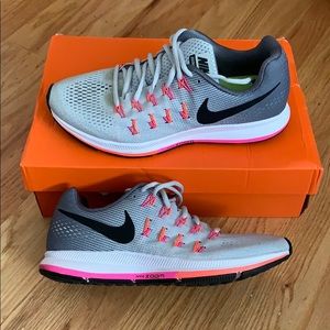 NIKE Zoom Pegasus 33, women’s size 10